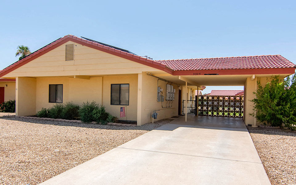 Saguaro Manor - 2x1 937